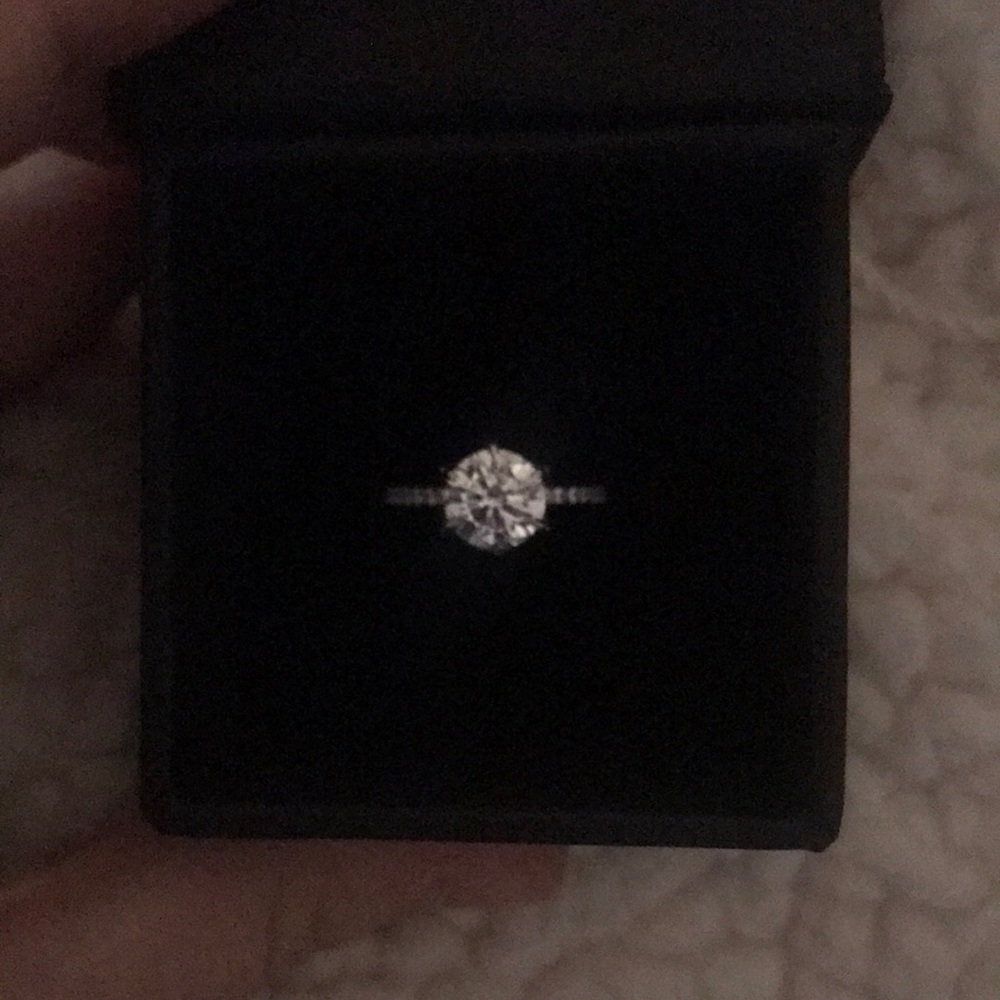 2ct six prong cz petal prong ring